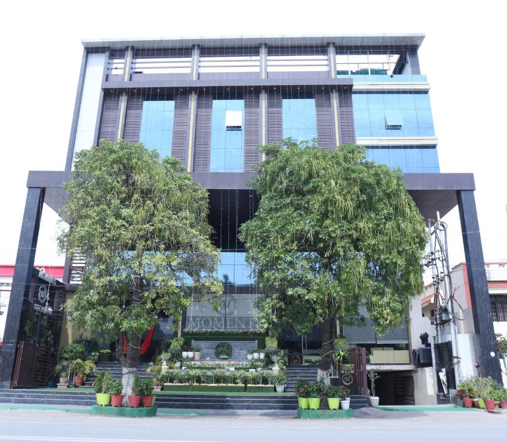 Hotel Moments Lucknow Exterior photo